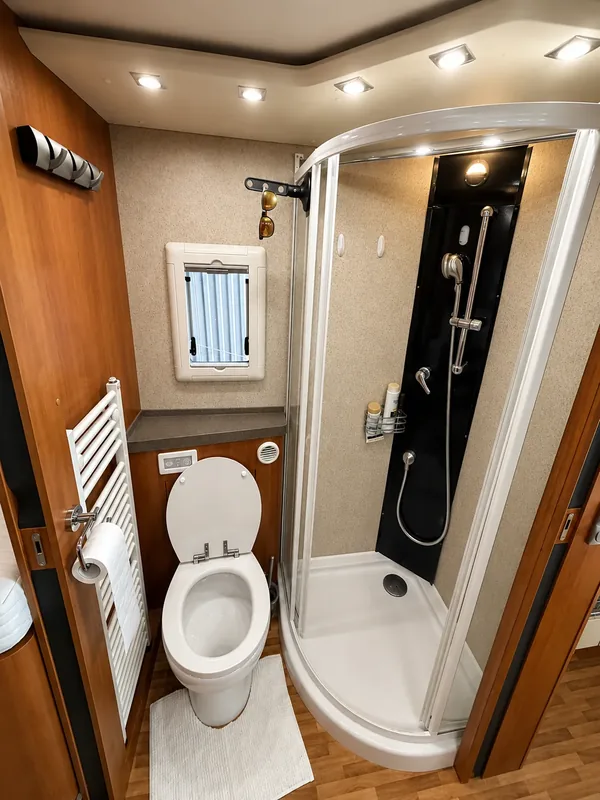 Vehicle bathroom